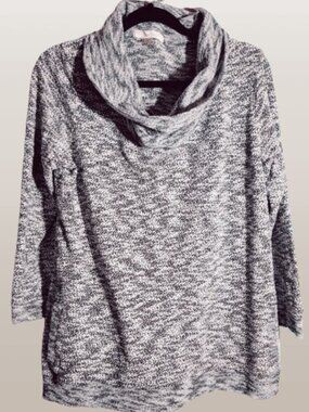 Cozy Marled Gray Cowl Neck Sweater with Pockets